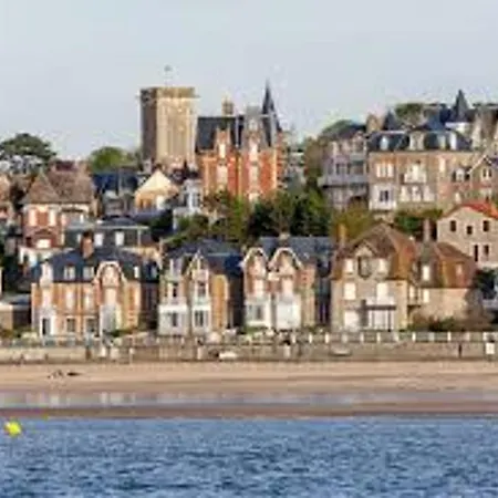 Appartement 2 Pieces Avec Balcon Pres De La - Fr-1-712-74 Villers-sur-Mer