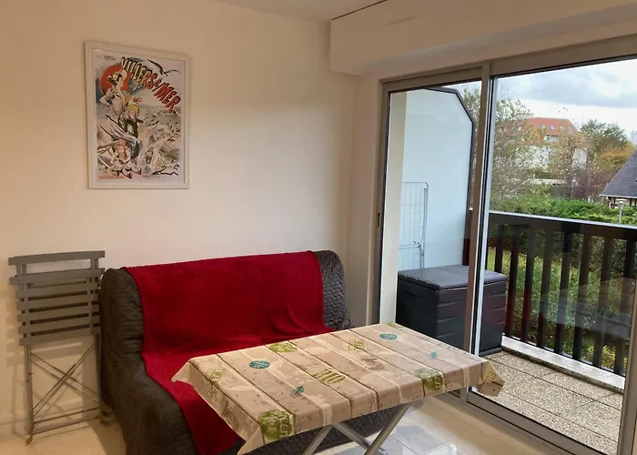 Lejlighed 2 Pieces Avec Balcon Pres De La - Fr-1-712-74