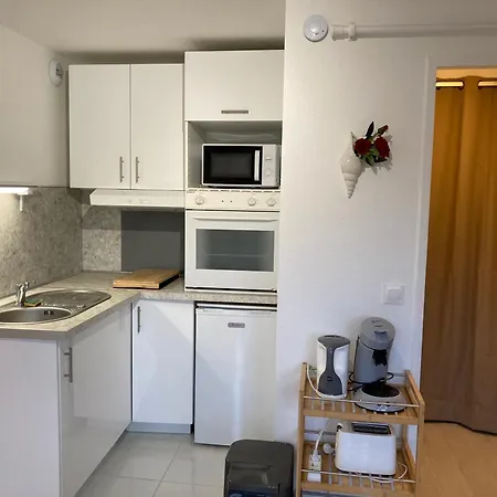 Agreable 2 Pieces Avec Balcon Pres De La - 4 Pers, Calme, Stationnement Gratuit - Fr-1-712-74 Apartment