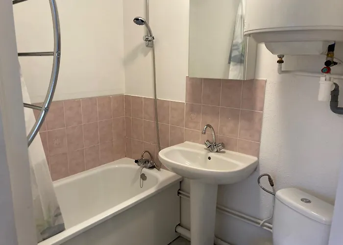 아파트 2 Pieces Avec Balcon Pres De La - Fr-1-712-74 *